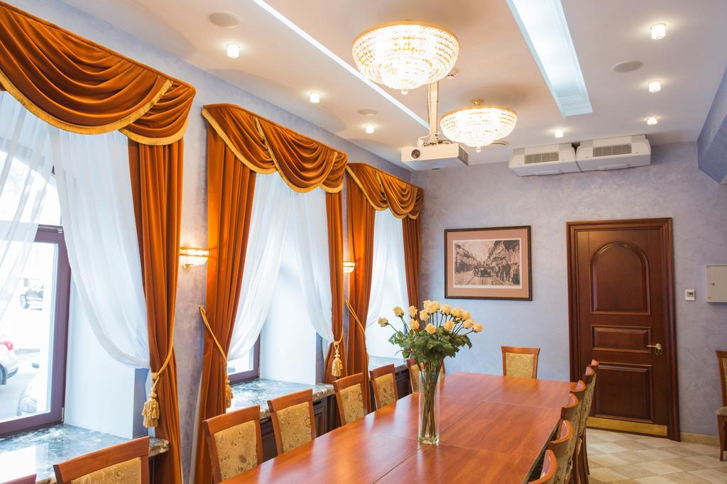 Garni Hotel Minsk Buitenkant foto