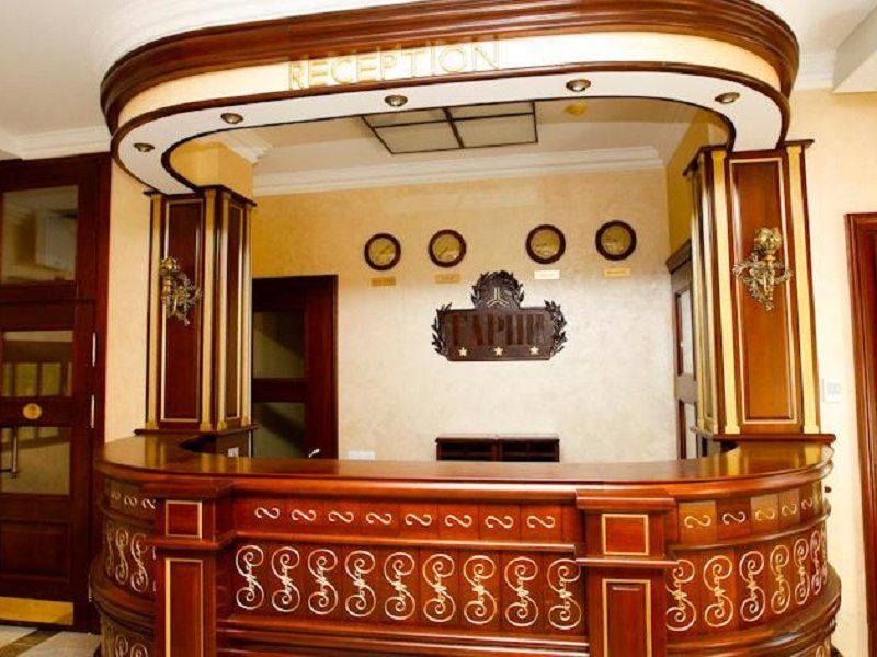 Garni Hotel Minsk Buitenkant foto