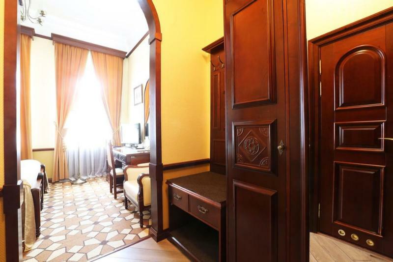 Garni Hotel Minsk Buitenkant foto